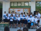 Χορωδία από μαθητές της Ε' ταξης